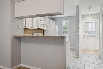 11356 Stratton Park Dr in Temple Terrace, FL - Building Photo - Building Photo