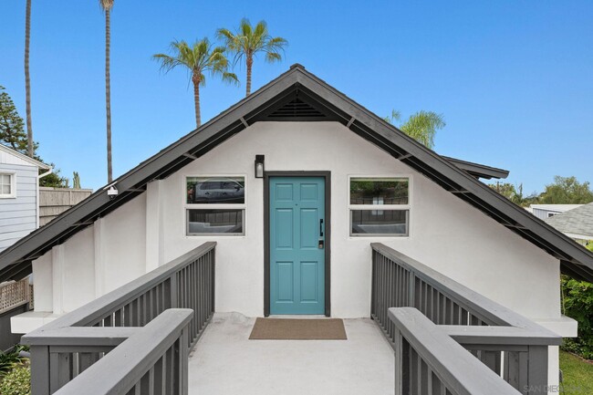217 N Granados Ave in Solana Beach, CA - Building Photo - Building Photo
