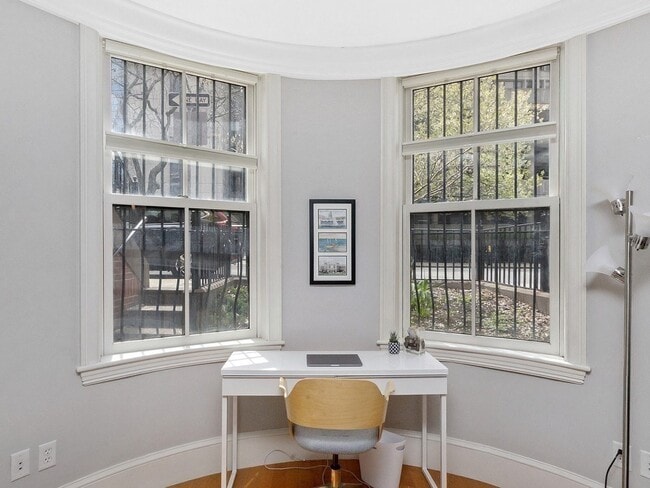 70 E Brookline St in Boston, MA - Building Photo - Building Photo