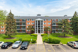 Belles Terres Condos in Aurora, IL - Building Photo - Building Photo