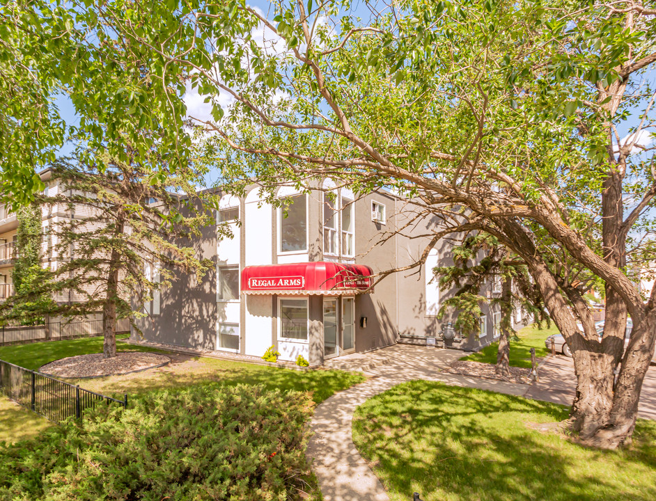 Regal Arms in Edmonton, AB - Building Photo