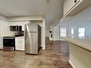 926 N Waterview Dr in Richardson, TX - Building Photo - Building Photo