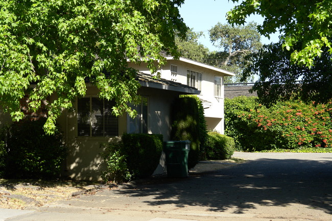 452 Waverly St in Menlo Park, CA - Building Photo - Building Photo