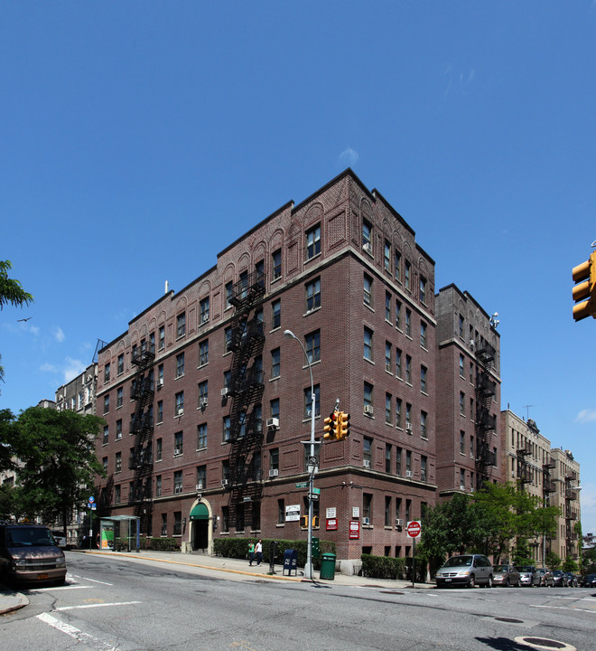 506 Fort Washington Ave in New York, NY - Building Photo