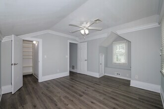Fairfield Arnold Manor At West Islip in West Islip, NY - Foto de edificio - Building Photo