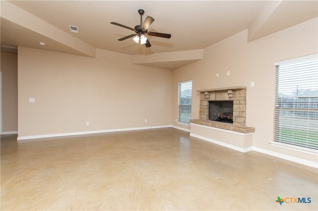 103 W Libra Dr