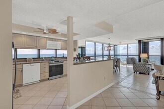 10410 S Ocean Dr, Unit Penthouse in Jensen Beach, FL - Building Photo - Building Photo