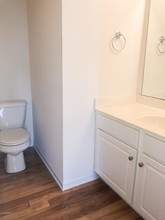 106 Spring Leaf Ln in Jacksonville, NC - Building Photo - Building Photo