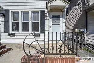 230 John St in South Amboy, NJ - Building Photo
