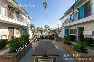 1370 1/2 Grand Ave in San Diego, CA - Building Photo