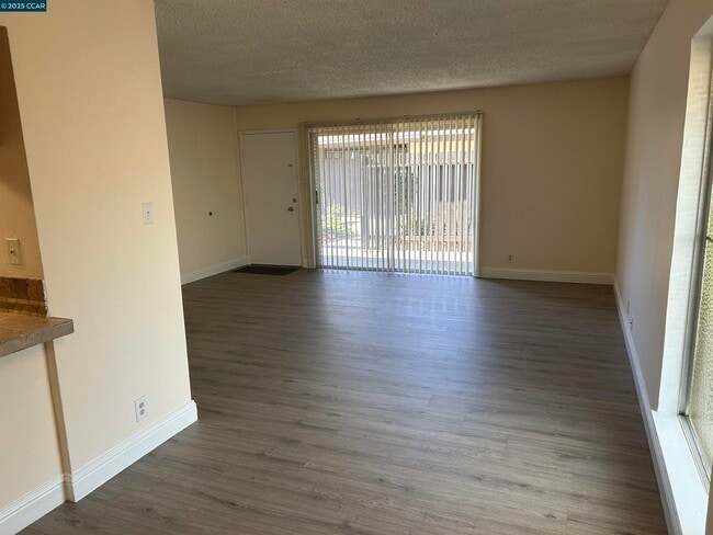 5451 Roundtree Pl in Concord, CA - Building Photo - Building Photo