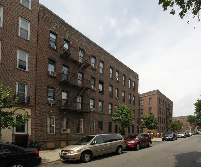 1812 E 18th St in Brooklyn, NY - Foto de edificio - Building Photo