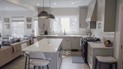 15 Waban St in Wellesley, MA - Building Photo - Building Photo