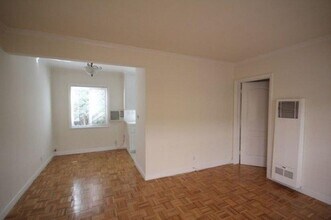 140 N Wilson Ave, Unit 10 in Pasadena, CA - Building Photo - Building Photo
