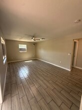 9251 Adler St in New Port Richey, FL - Foto de edificio - Building Photo