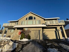 16001 Hidden Creek Ln in Anchorage, AK - Building Photo