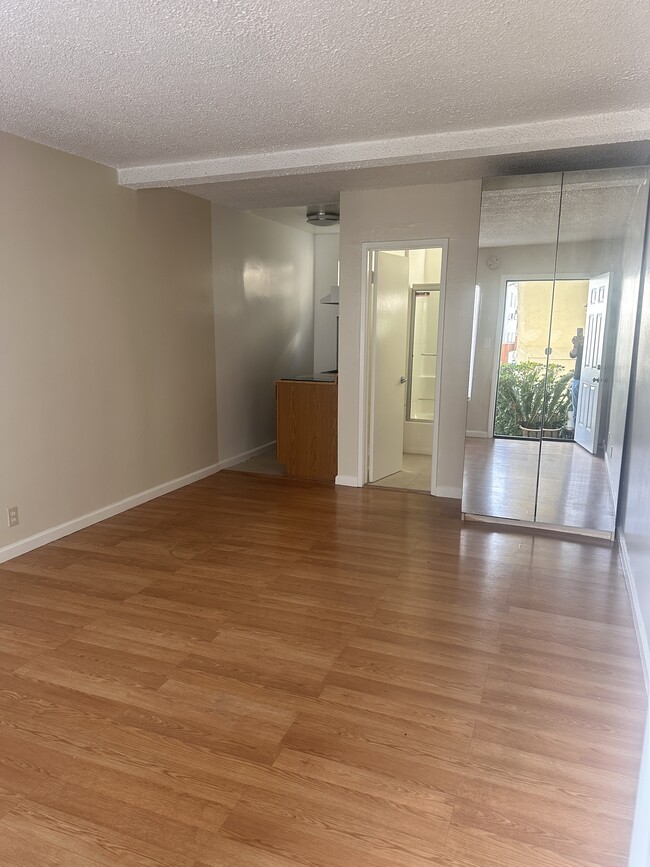 Rochester Gardens in Los Angeles, CA - Building Photo - Building Photo