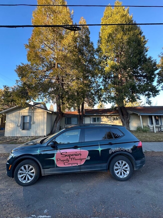 410 NW Newport Ave in Bend, OR - Building Photo - Building Photo