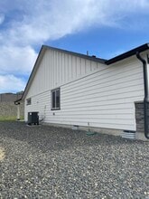 6842 W 27th Ave in Kennewick, WA - Building Photo - Building Photo