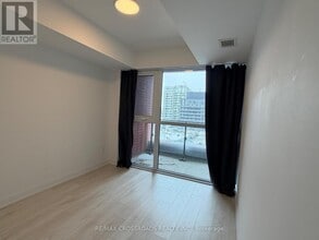 8 Tippett Rd in Toronto, ON - Building Photo - Building Photo