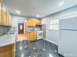 45 Spruce St in Carteret, NJ - Building Photo - Building Photo