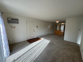 1918 Axtell Dr, Unit 2