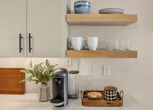 5650 24th Ave NW, Unit 214 in Seattle, WA - Foto de edificio - Building Photo