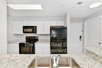 7503 Atlantis Way in Kissimmee, FL - Foto de edificio - Building Photo