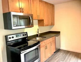 35 Raymond Marchetti St in Ashland, MA - Building Photo