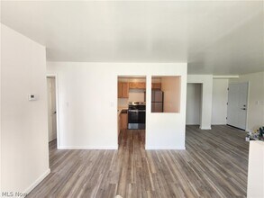 26680 Tungsten Rd in Euclid, OH - Building Photo - Building Photo