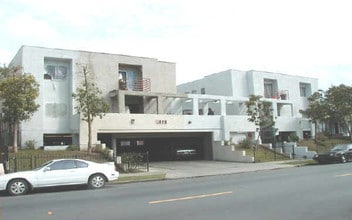 Ocean Gate Apartments in Long Beach, CA - Building Photo - Building Photo