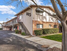 805 11th St in Davis, CA - Building Photo