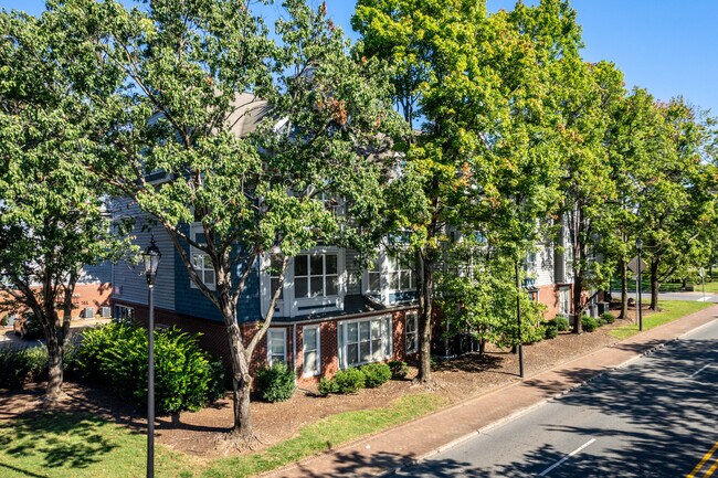 Fourth Ward Square in Charlotte, NC - Building Photo - Building Photo