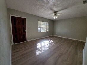 1323 56th Ave Dr E in Bradenton, FL - Building Photo - Building Photo