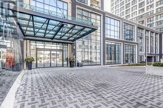 7-3007 Mabelle Ave in Toronto, ON - Building Photo - Building Photo