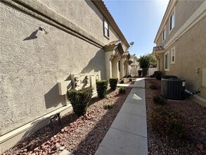 6351 Lorne Green Ave in Henderson, NV - Building Photo - Building Photo