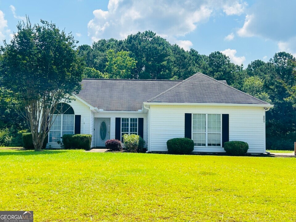 210 Shamrock Way in Newnan, GA - Building Photo