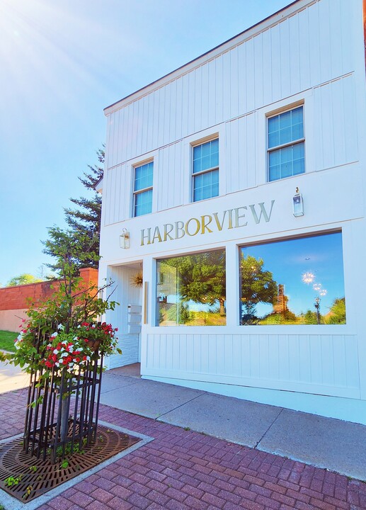 414 S Front St, Unit Upstairs Unit #2 in Marquette, MI - Building Photo