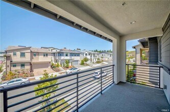 27626 Upton Terrace in Los Angeles, CA - Building Photo - Building Photo