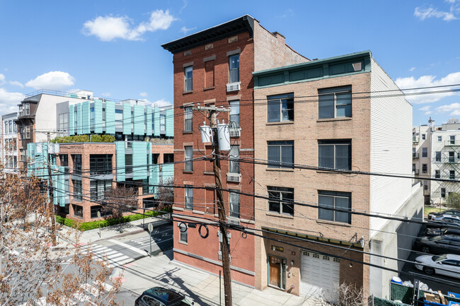 333 Jefferson St in Hoboken, NJ - Building Photo - Building Photo