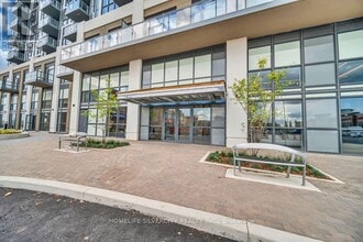 509 Dundas St W in Oakville, ON - Building Photo - Building Photo