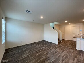 5000 Hunter Mesa Ave in Las Vegas, NV - Building Photo - Building Photo