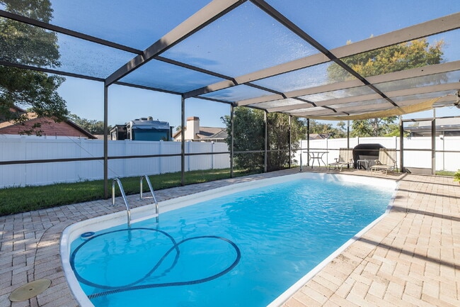7334 Bent Oak Dr in Port Richey, FL - Building Photo - Building Photo