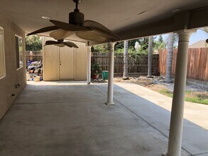 1281 Mt Brewer Ct in Tulare, CA - Building Photo - Building Photo