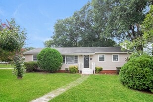 906 N Broad St in Gastonia, NC - Building Photo