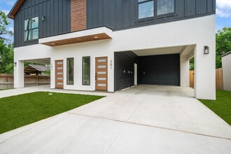 Room in Townhome on Princeton Ave in San Antonio, TX - Foto de edificio - Building Photo