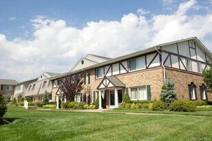 138 Starlight Walk in Holbrook, NY - Building Photo