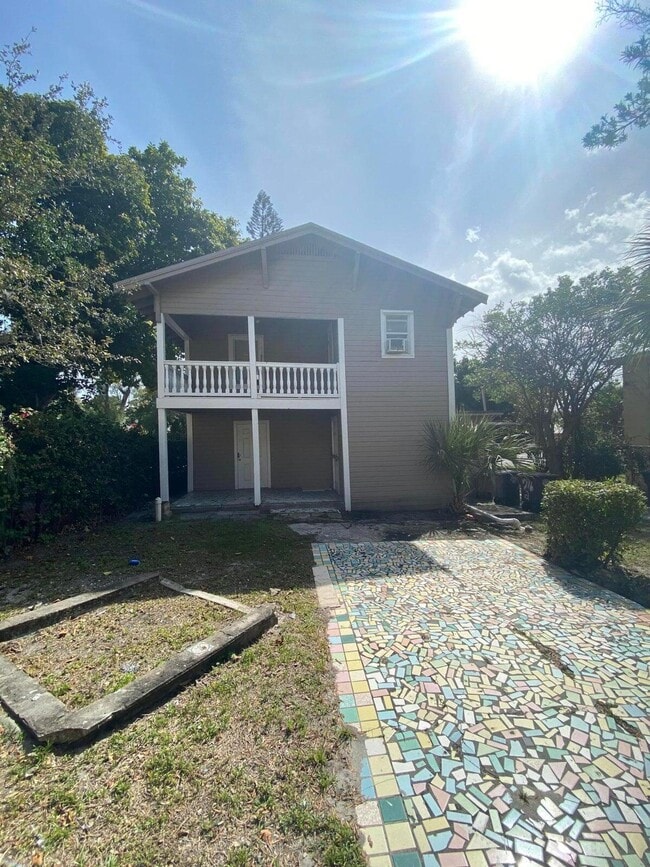817 7th St in West Palm Beach, FL - Foto de edificio - Building Photo