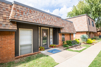 Meadowood Village Apartments in Oklahoma City, OK - Building Photo - Building Photo