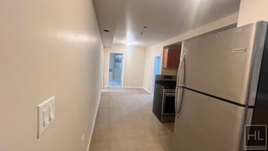 949 E 55th St in Brooklyn, NY - Building Photo - Building Photo